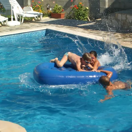 Poseidon Hotel 2*